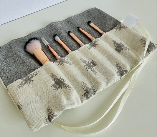 Bee Brush Roll