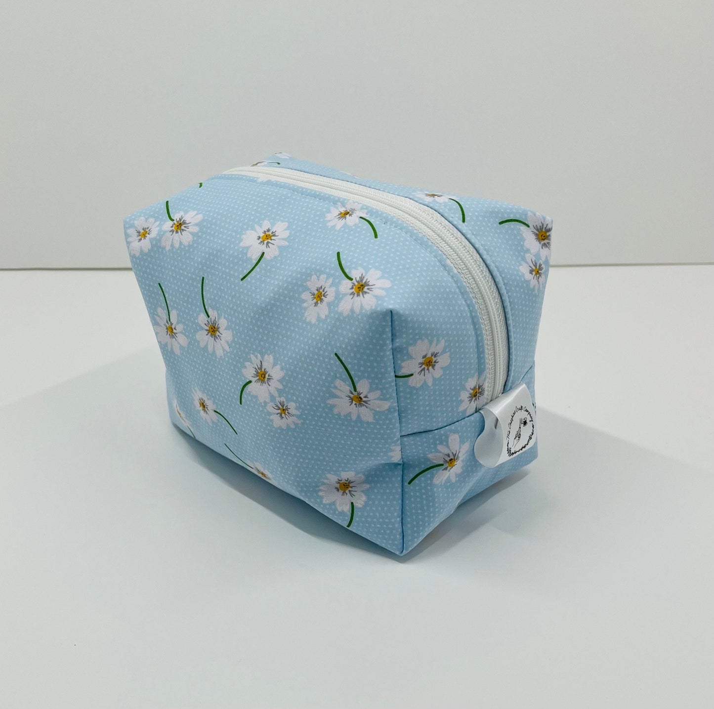 Blue Daisy Print Make Up and Wash Bag Set