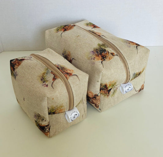 Highland Cow Make Up and Wash Bag Set