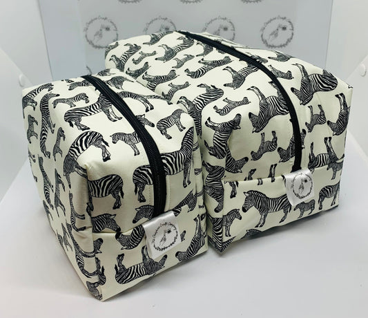 Zebra Make Up and Wash Bag Set