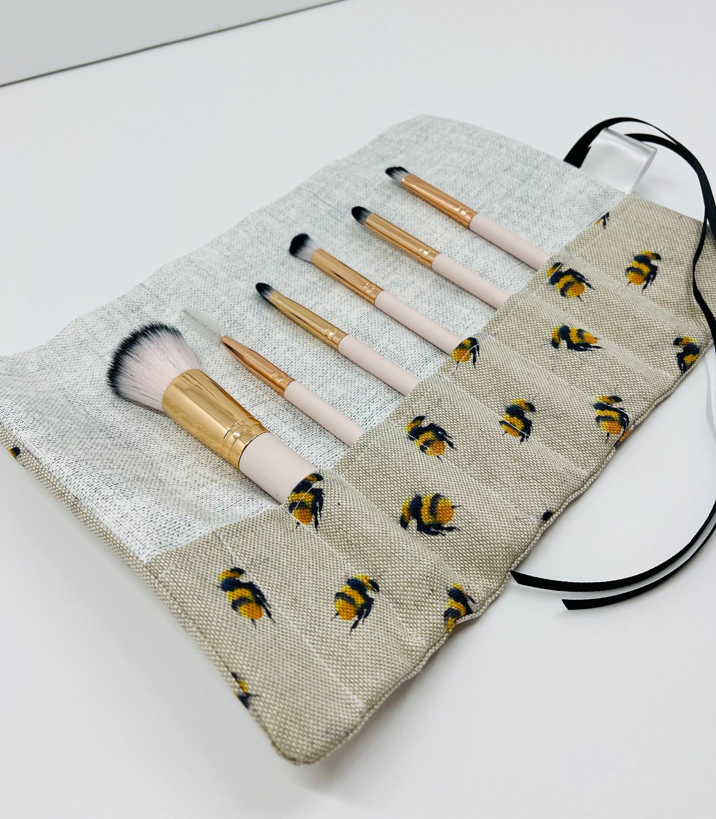 Bees Print Brush Roll