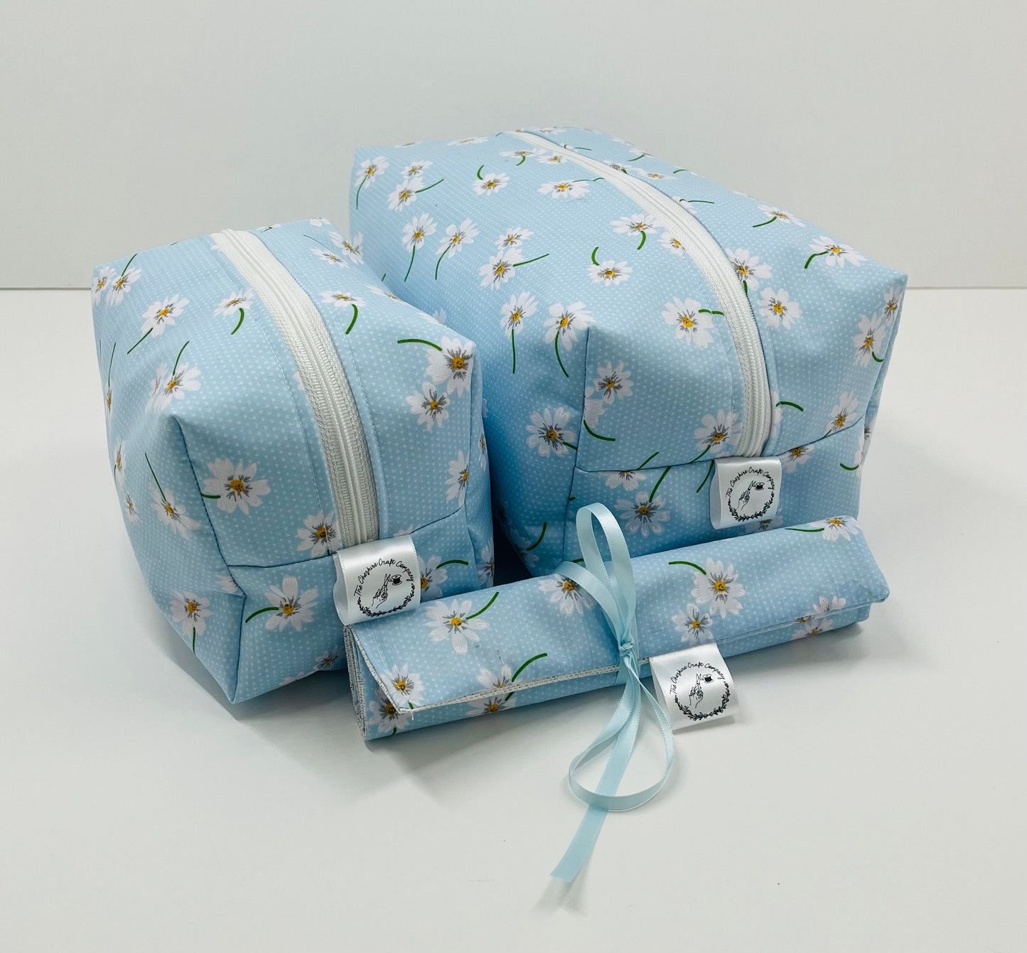 Blue Daisy Print Travel Set