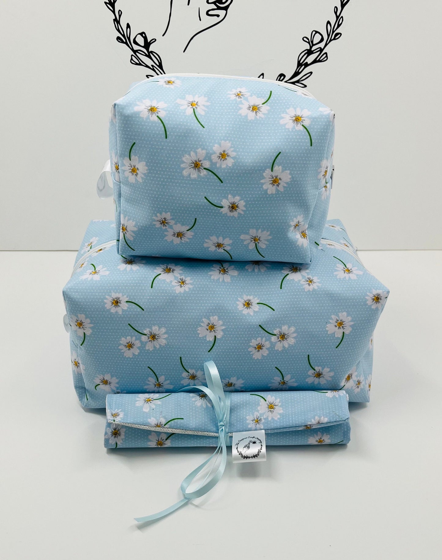 Blue Daisy Print Travel Set