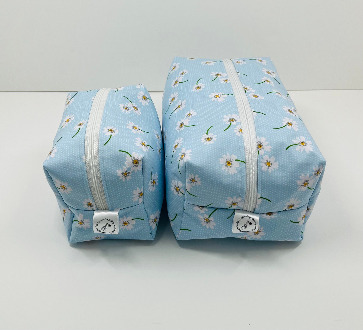 Blue Daisy Print Make Up and Wash Bag Set
