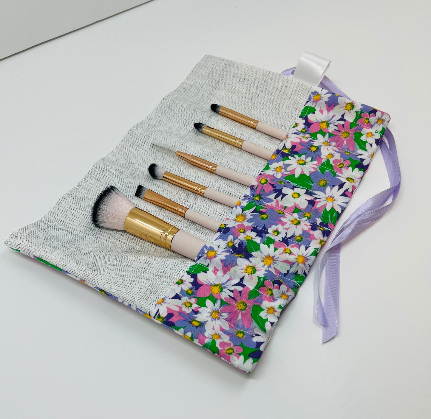Lilac Floral Brush Roll