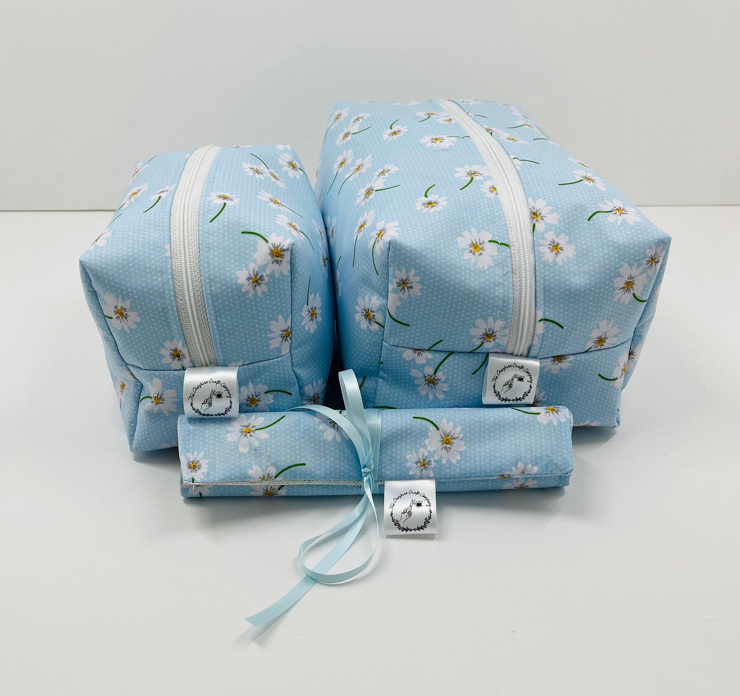 Blue Daisy Print Travel Set
