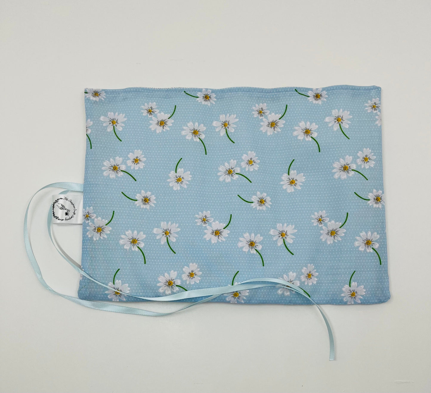 Blue Daisy Brush Roll