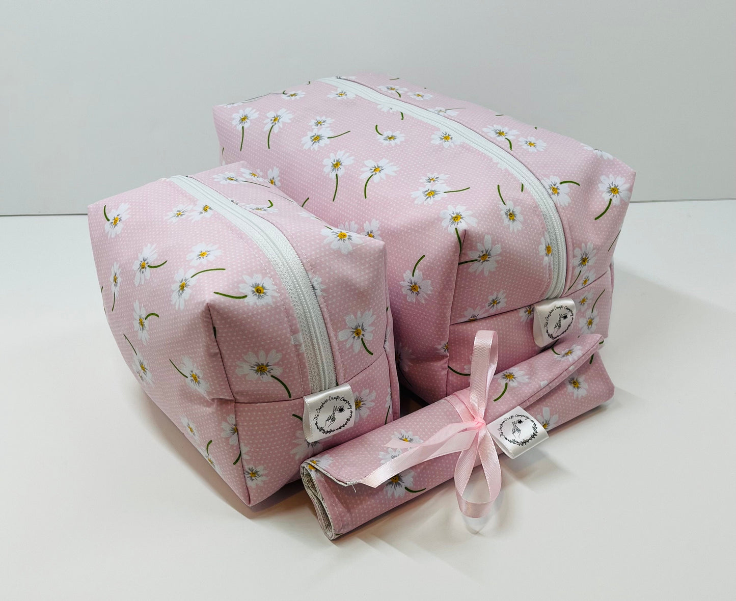Pink Daisy Print Travel Set