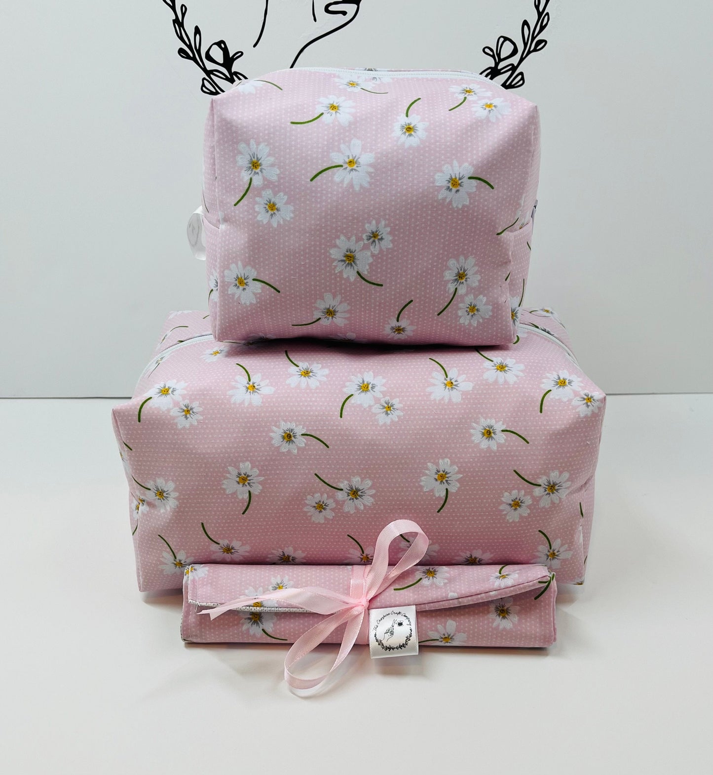 Pink Daisy Print Travel Set