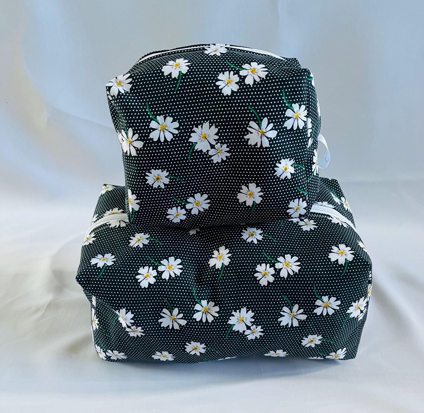 Daisy Print Make Up and Wash Bag Set