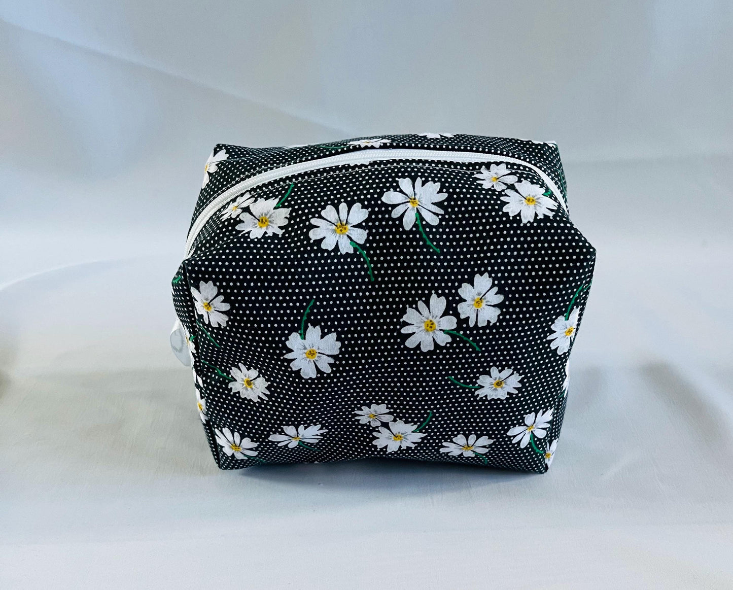 Daisy Print Make Up Bag