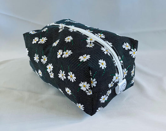 Daisy Print Wash Bag