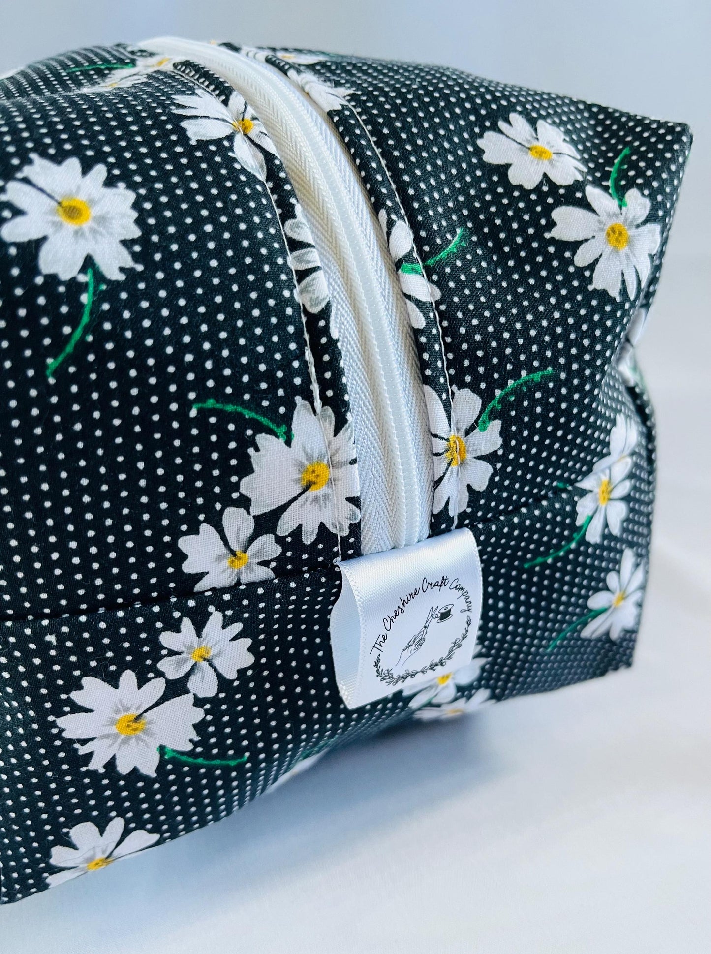 Daisy Print Wash Bag