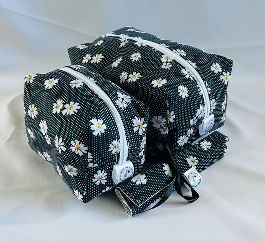 Daisy Print Travel Set