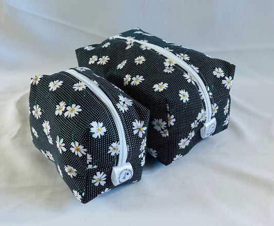 Daisy Print Make Up and Wash Bag Set