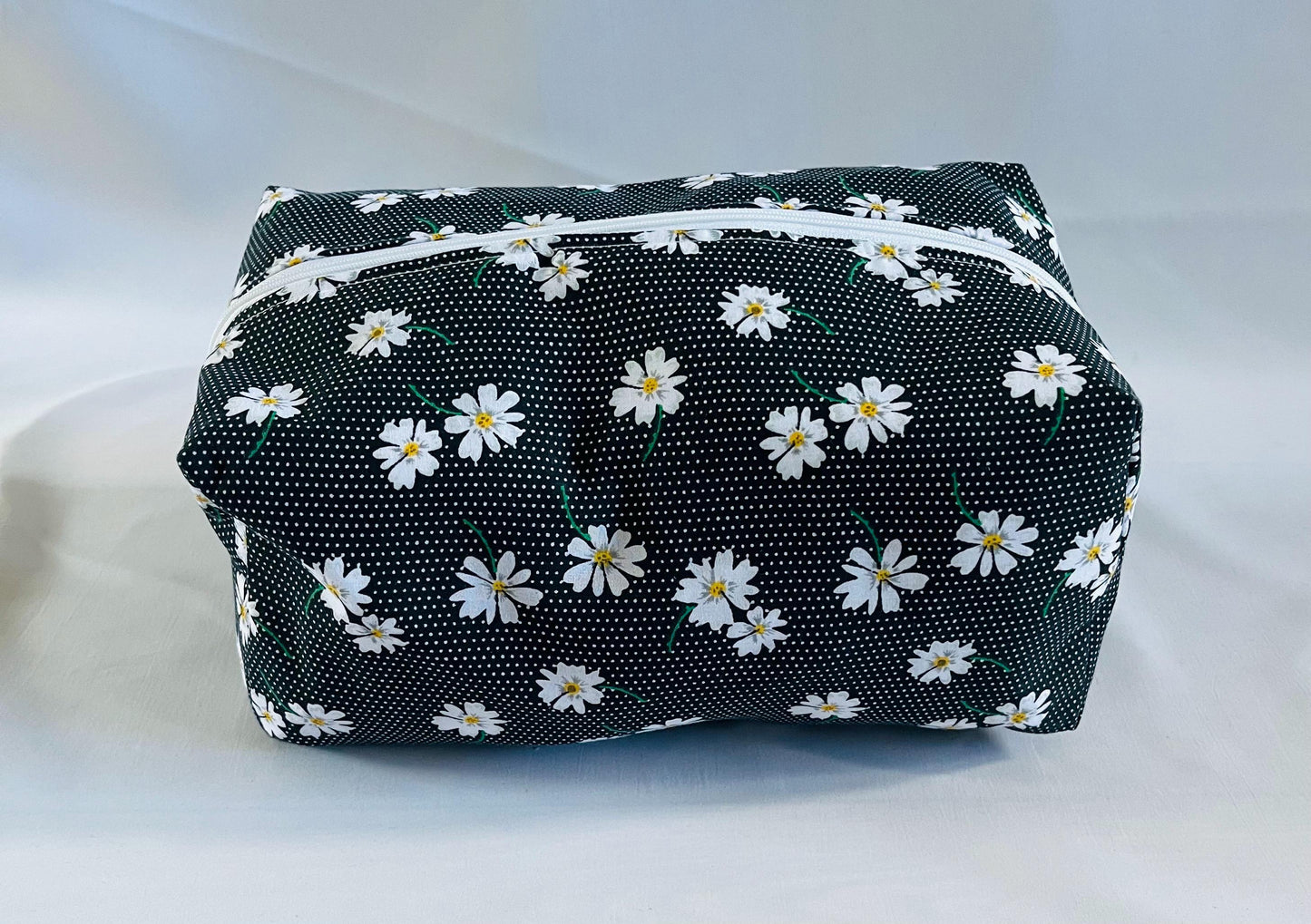 Daisy Print Wash Bag