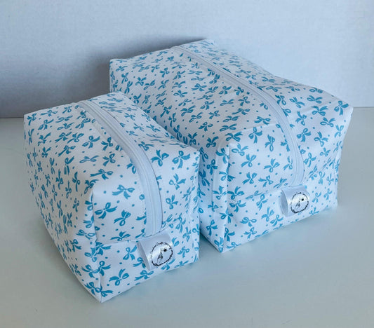 Blue Bow Print Make Up and Wash Bag Set