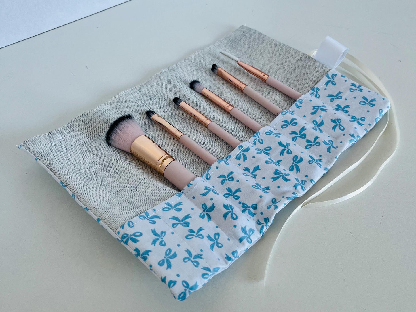 Blue Bow Print Brush Roll