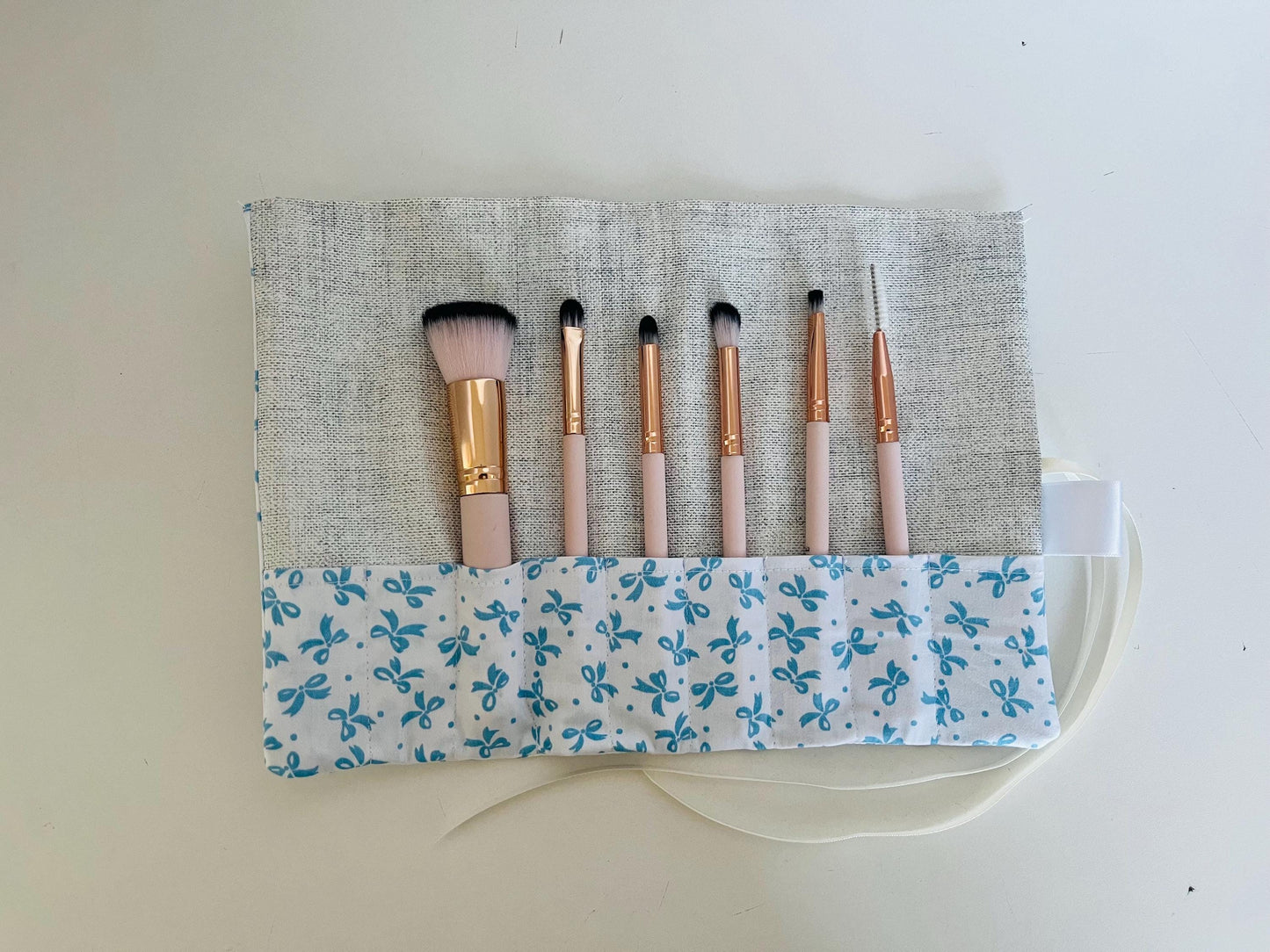 Blue Bow Print Brush Roll