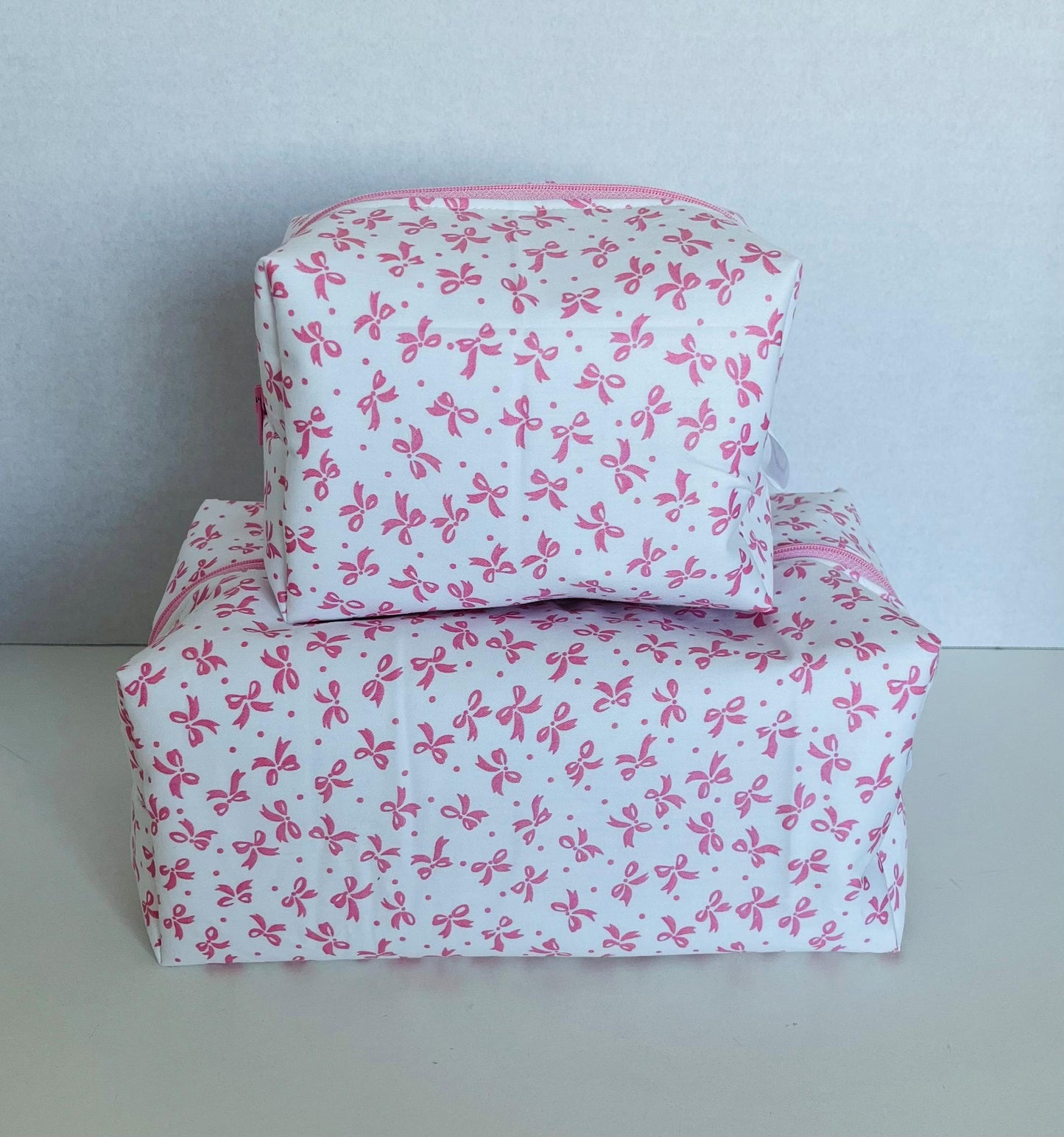 Pink Bow Print Make Up and Wash Bag Set